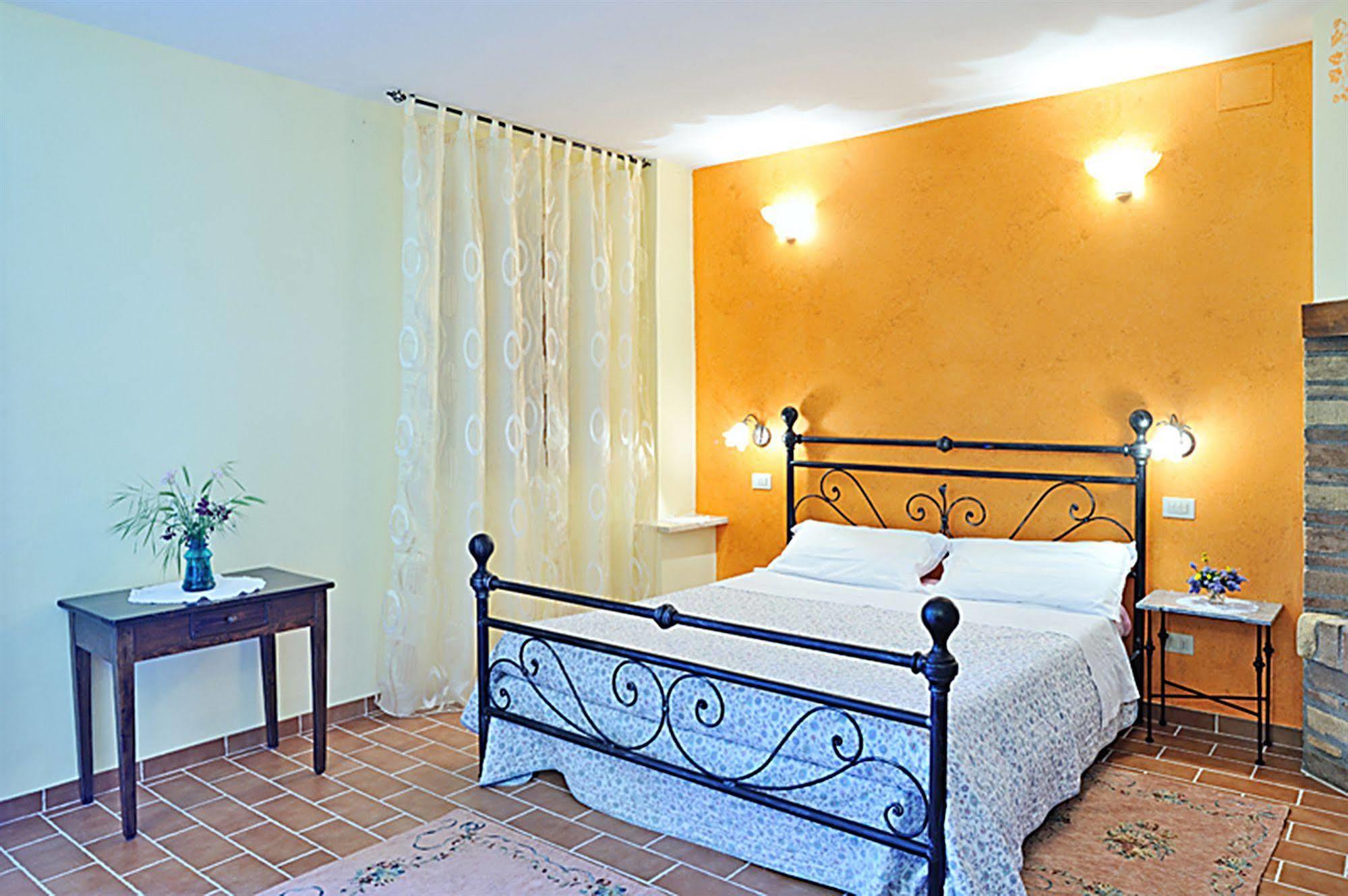 Agriturismo La Buca Di Bellugi San Quirico dʼOrcia Екстериор снимка